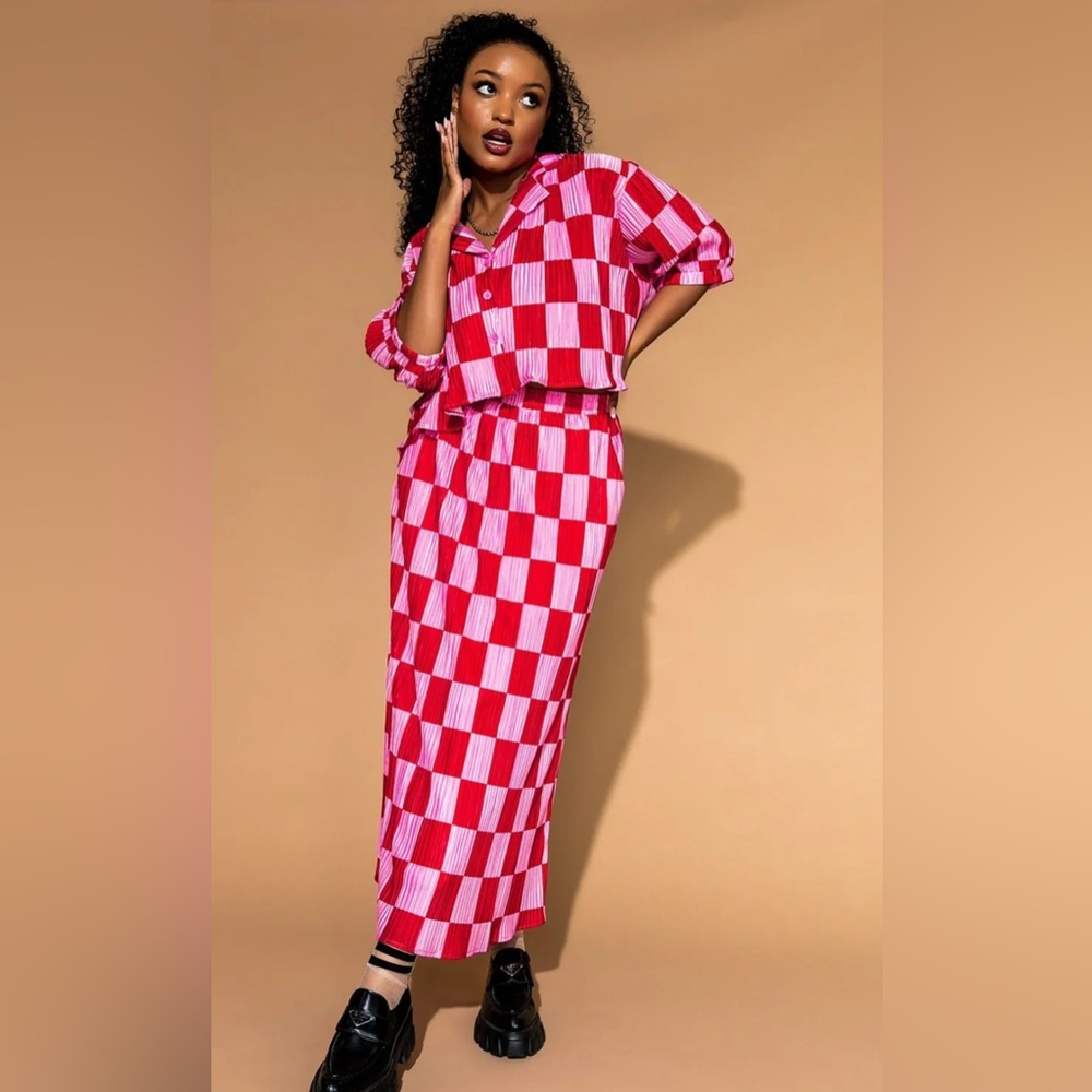 Ćest la Vie Plissé Skirt Set in Red + Pink